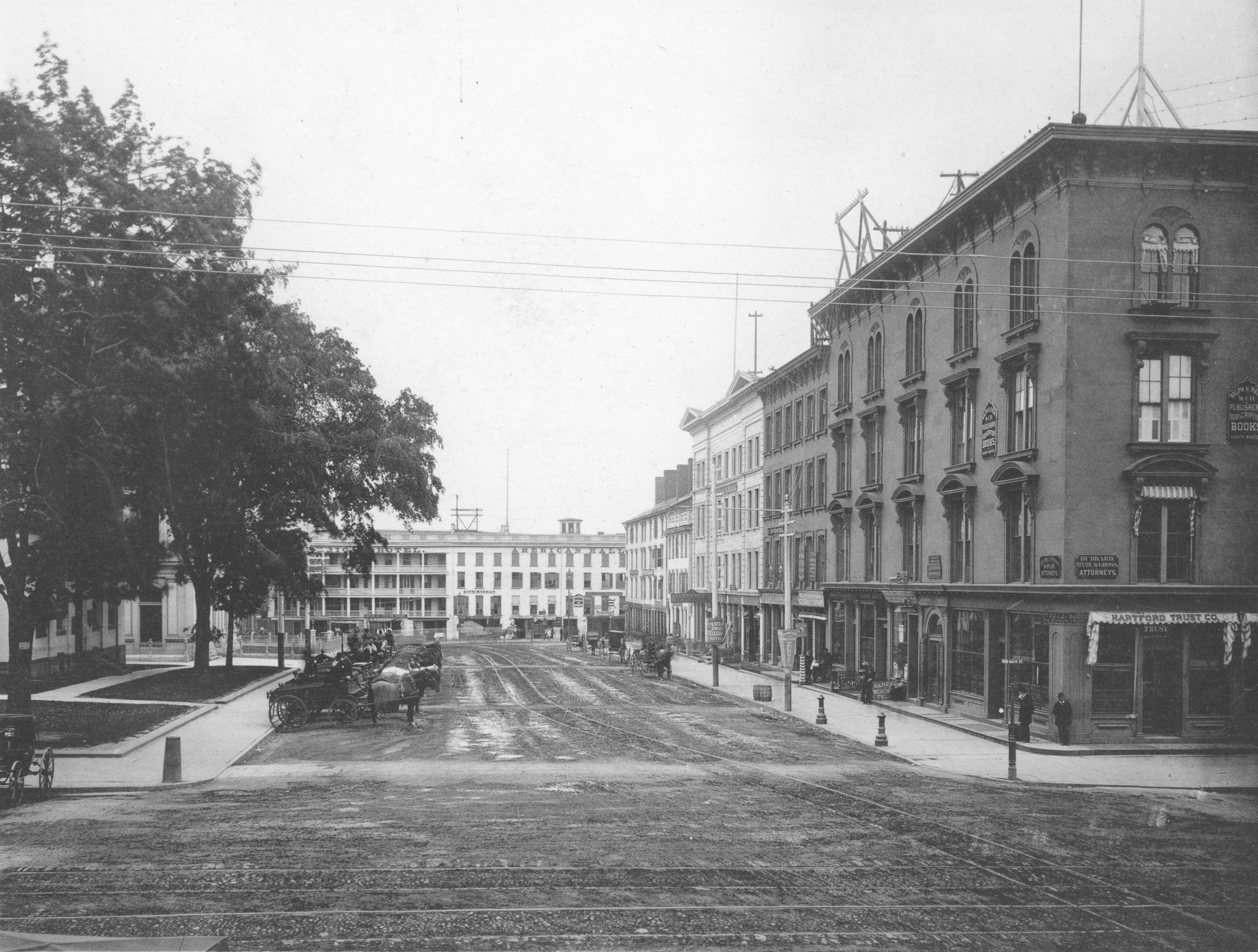 click to see item Central Row