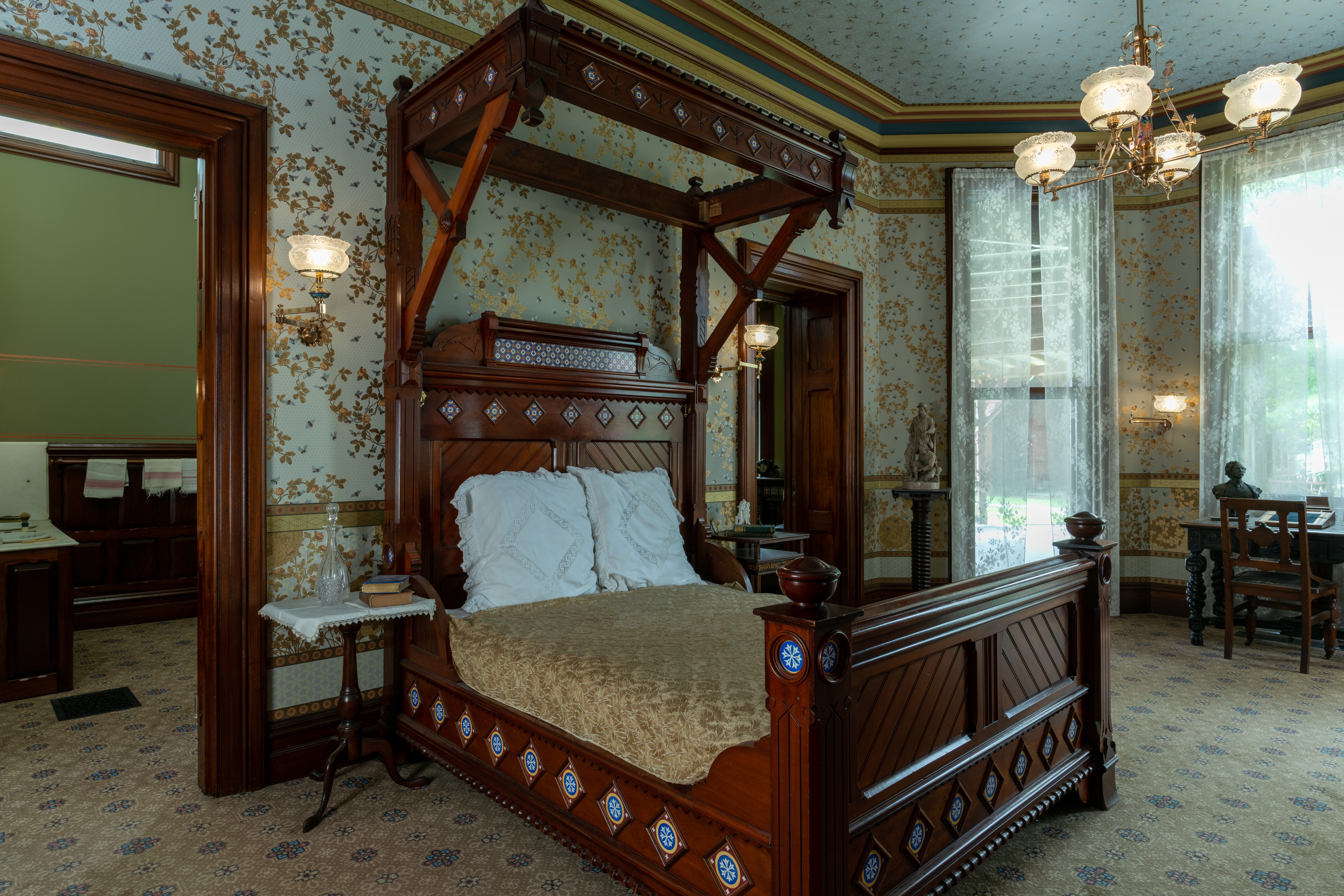 click to see item Mahogany Suite